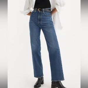 Levi’s Ribcage jeans